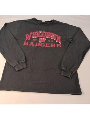 Delta Pro Weight Wisconsin Badgers Long Sleeve Men's Shirt Measured Size M